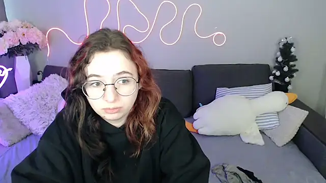 Mini Diva online show from March 2026 09:13:01 AM