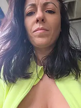 lovewildguy1 online show from May 2026 06:18:02 AM