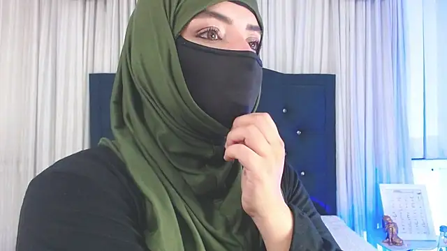 Snapshot of Uzra_hayed chatting on January 2025 01:11:01 AM Uzra hayed online show from January 2025 01:11:01 AM