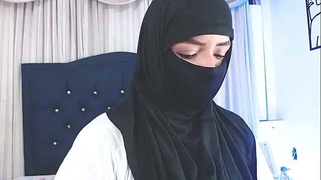 Snapshot of Uzra_hayed chatting on February 2025 10:50:01 PM Uzra hayed online show from February 2025 10:50:01 PM