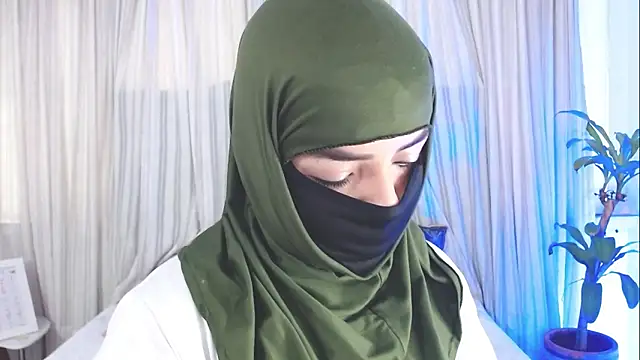 Snapshot of Uzra_hayed chatting on October 2025 12:33:01 PM Uzra hayed online show from October 2025 12:33:01 PM