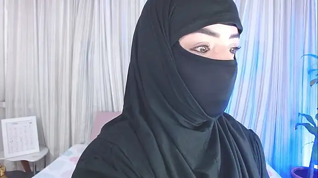 Snapshot of Uzra_hayed chatting on October 2025 11:30:01 AM Uzra hayed online show from October 2025 11:30:01 AM