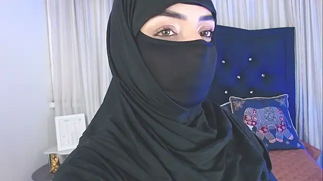 Uzra hayed online show from December 2025 10:27:02 PM