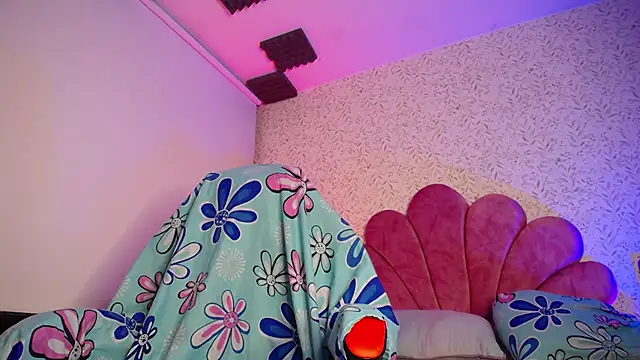 luly pink online show from May 2026 04:42:01 AM