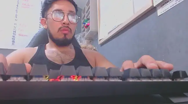 Snapshot of Tyson_BearX chatting on January 2025 09:09:02 PM Tyson BearX online show from January 2025 09:09:02 PM