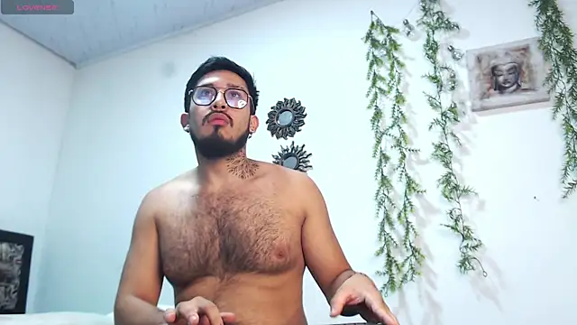 Snapshot of Tyson_BearX chatting on January 2025 02:56:02 PM Tyson BearX online show from January 2025 02:56:02 PM