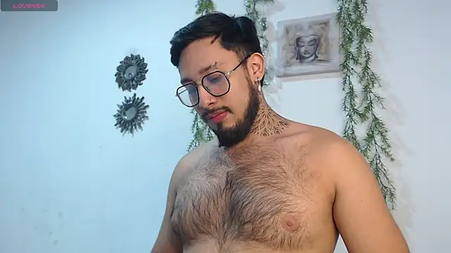 Snapshot of Tyson_BearX chatting on January 2025 03:45:02 AM Tyson BearX online show from January 2025 03:45:02 AM