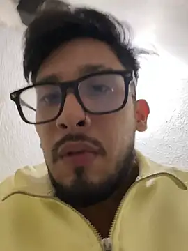 Snapshot of Tyson_BearX chatting on April 2026 03:34:02 AM Tyson BearX online show from April 2026 03:34:02 AM