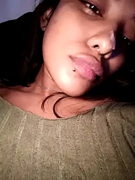 Snapshot of VictoireFeller chatting on October 2025 04:13:01 AM VictoireFeller online show from October 2025 04:13:01 AM