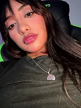 Snapshot of VictoireFeller chatting on January 2026 03:23:01 AM VictoireFeller online show from January 2026 03:23:01 AM