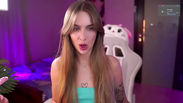 Kamila icee online show from February 2026 09:00:02 PM