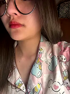 Krixxi22 online show from November 2025 02:22:01 PM