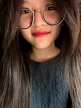 Krixxi22 online show from November 2025 03:45:01 PM