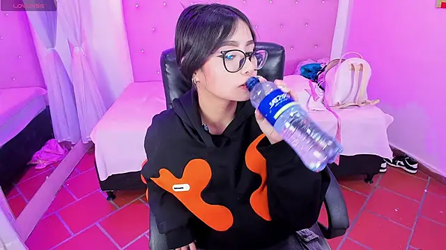 Ashlyeegray online show from May 2026 05:48:02 AM