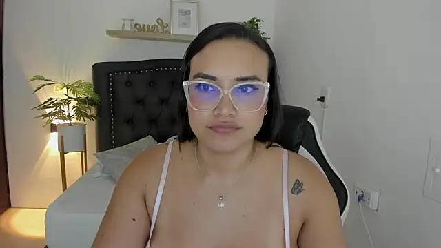 zoe danae  online show from February 2025 12:14:02 PM