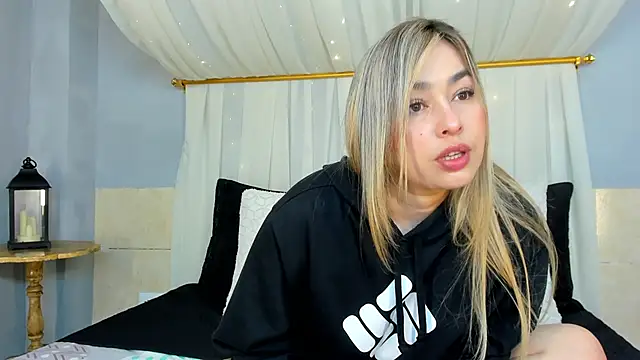 Snapshot of AnnaVictoria__ chatting on January 2025 03:40:01 AM AnnaVictoria online show from January 2025 03:40:01 AM