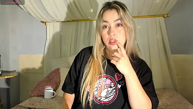 Snapshot of AnnaVictoria__ chatting on February 2025 06:16:02 AM AnnaVictoria online show from February 2025 06:16:02 AM