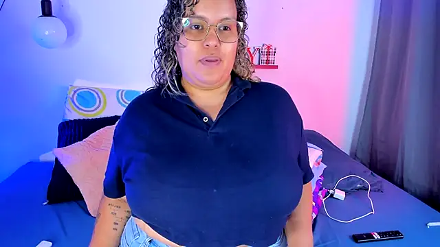 Snapshot of monicabbw_ chatting on January 2025 08:12:01 PM monicabbw online show from January 2025 08:12:01 PM