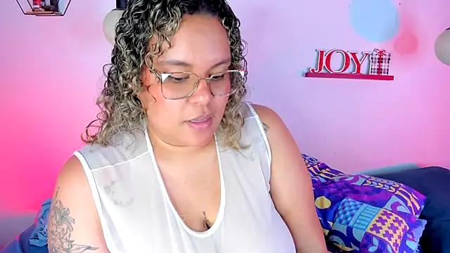 Snapshot of monicabbw_ chatting on March 2025 11:43:02 PM monicabbw online show from March 2025 11:43:02 PM