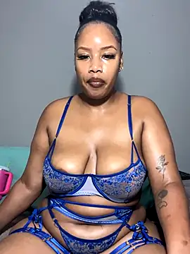 Snapshot of MimiCurves chatting on November 2025 09:20:02 AM MimiCurves online show from November 2025 09:20:02 AM