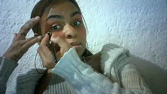 Snapshot of Bellabeltrann chatting on December 2025 11:40:02 AM Bellabeltrann online show from December 2025 11:40:02 AM