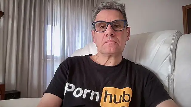 Snapshot of Britmi chatting on February 2026 11:19:01 AM Britmi online show from February 2026 11:19:01 AM