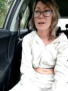 Snapshot of Timide_girl2 chatting on February 2025 03:01:02 PM Timide girl2 online show from February 2025 03:01:02 PM