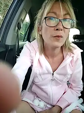 Snapshot of Timide_girl2 chatting on March 2025 10:00:02 AM Timide girl2 online show from March 2025 10:00:02 AM