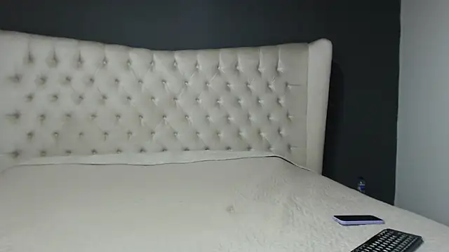 nichole bree  online show from September 2025 11:24:02 AM