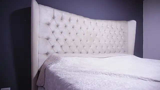 nichole bree  online show from October 2025 11:32:02 AM