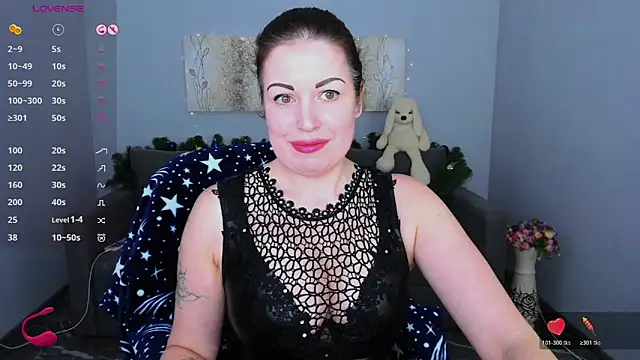 Snapshot of Emily_Midlton chatting on December 2025 02:44:02 PM Emily Midlton online show from December 2025 02:44:02 PM