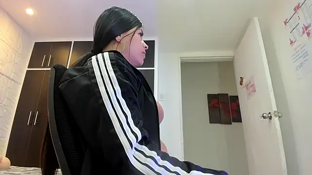 Charlotte Ice1 online show from December 2024 01:45:02 PM