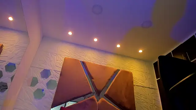 Charlotte Ice1 online show from January 2025 06:57:02 PM