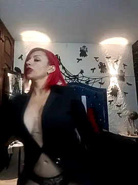 RedQueenMilf online show from October 2025 10:53:02 PM