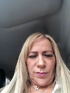 LARIANA RIVERA23 online show from April 2026 02:08:02 PM