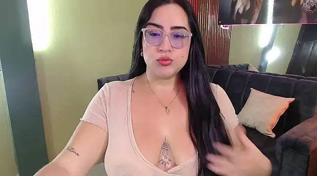 Sofiia davis23 online show from February 2025 01:44:01 PM