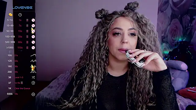 Snapshot of _Just_a_queen_3 chatting on January 2025 06:20:02 PM Just a queen 3 online show from January 2025 06:20:02 PM