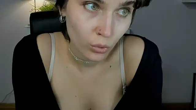Snapshot of sarah_perfect chatting on May 2026 12:34:02 PM sarah perfect online show from May 2026 12:34:02 PM