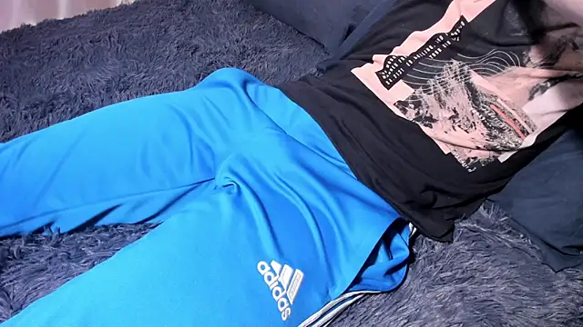 Snapshot of tailer_ chatting on December 2024 04:39:02 PM tailer online show from December 2024 04:39:02 PM