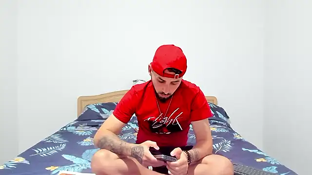 Snapshot of Jonmusclemaster chatting on April 2026 07:58:01 PM Jonmusclemaster online show from April 2026 07:58:01 PM