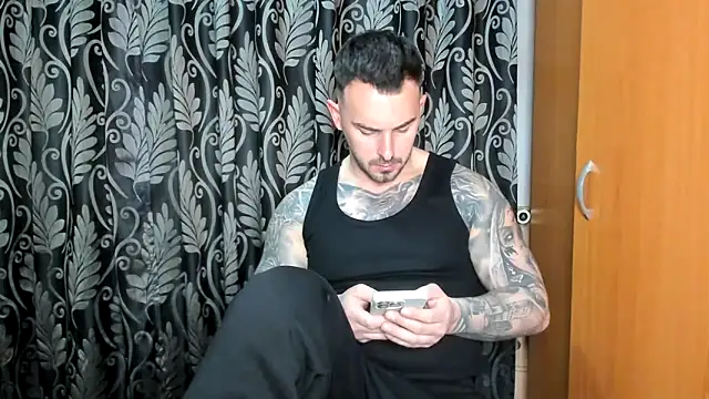 Snapshot of Jonmusclemaster chatting on April 2026 07:51:02 PM Jonmusclemaster online show from April 2026 07:51:02 PM