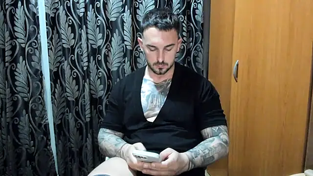 Snapshot of Jonmusclemaster chatting on April 2026 09:39:33 PM Jonmusclemaster online show from April 2026 09:39:33 PM