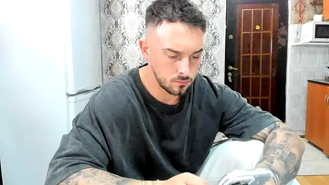 Snapshot of Jonmusclemaster chatting on May 2026 08:14:01 PM Jonmusclemaster online show from May 2026 08:14:01 PM