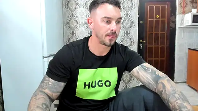Snapshot of Jonmusclemaster chatting on May 2026 09:54:01 PM Jonmusclemaster online show from May 2026 09:54:01 PM