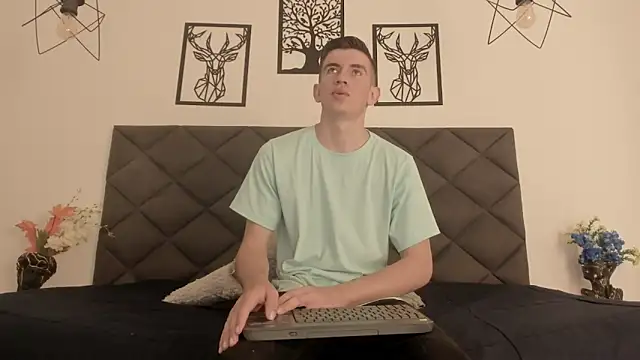 MikaelSlow online show from January 2025 04:59:01 AM