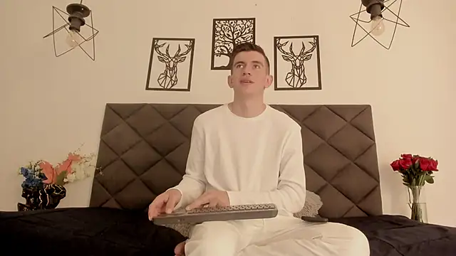 MikaelSlow online show from January 2025 05:18:02 AM