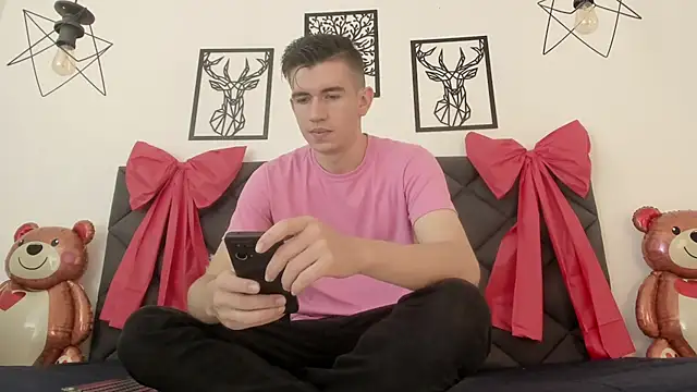 MikaelSlow online show from February 2025 04:15:01 AM