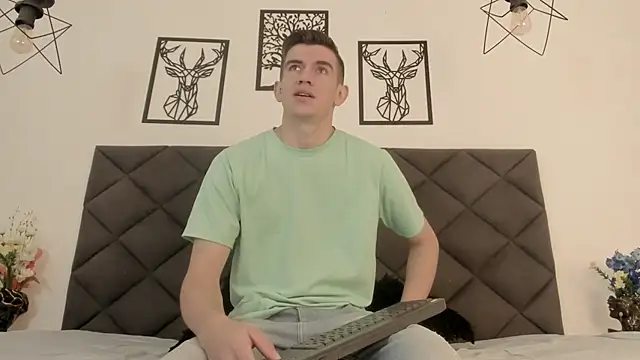 MikaelSlow online show from February 2025 04:20:01 AM