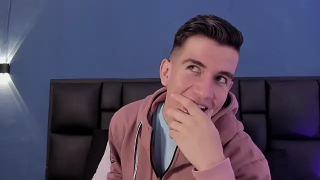 MikaelSlow online show from October 2025 04:19:02 AM