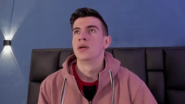 MikaelSlow online show from November 2025 04:00:01 AM